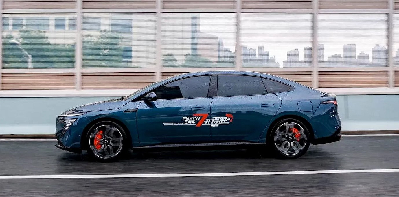 Nissan, katı hal bataryalı ilk otomobilini 2028'de satışa sunacak