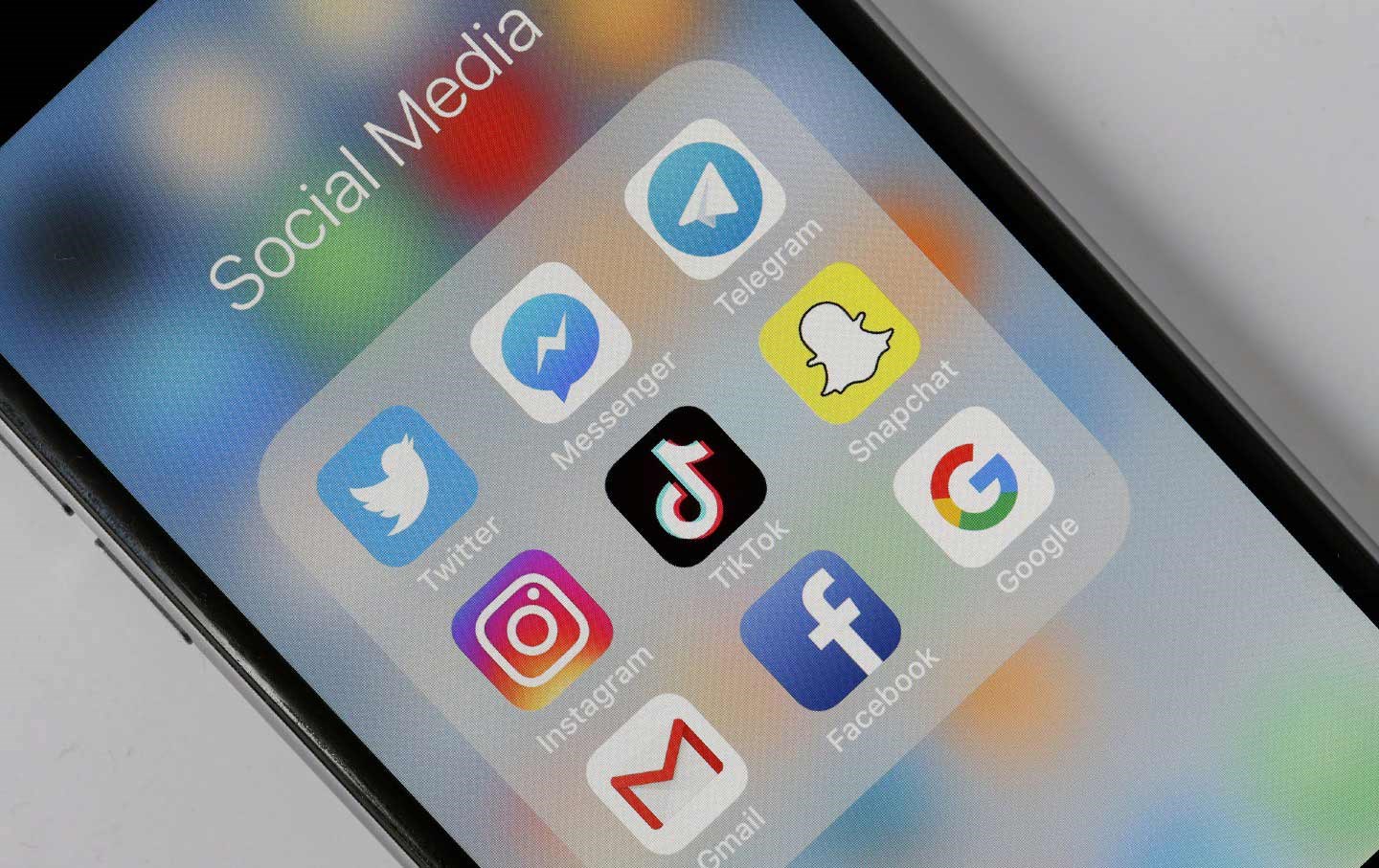 16 milyar şifre sızdırıldı: Apple, Google, Facebook ve dahası