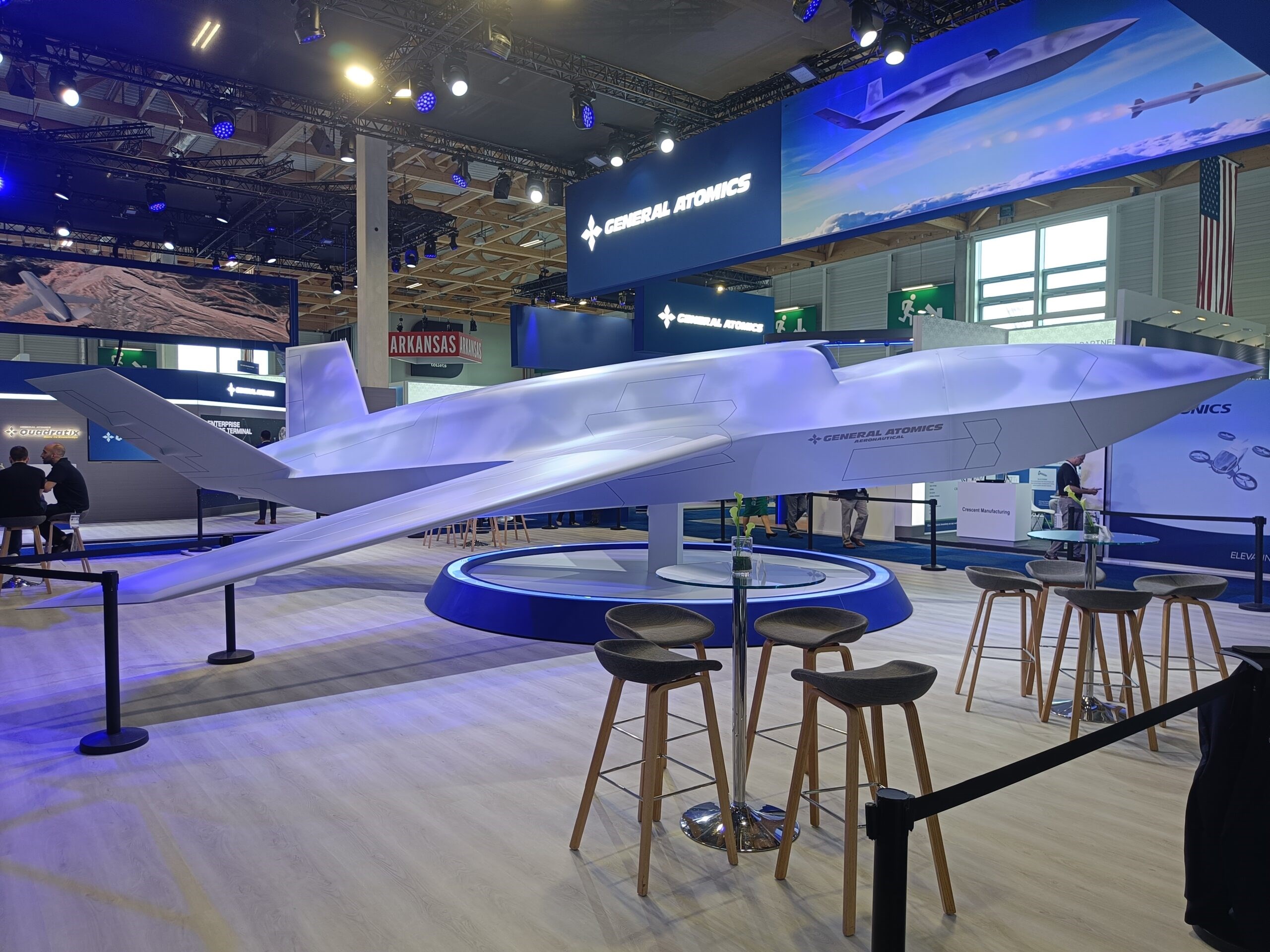 F-47 savaş uçağının yanında uçacak İHA’lar tanıtıldı