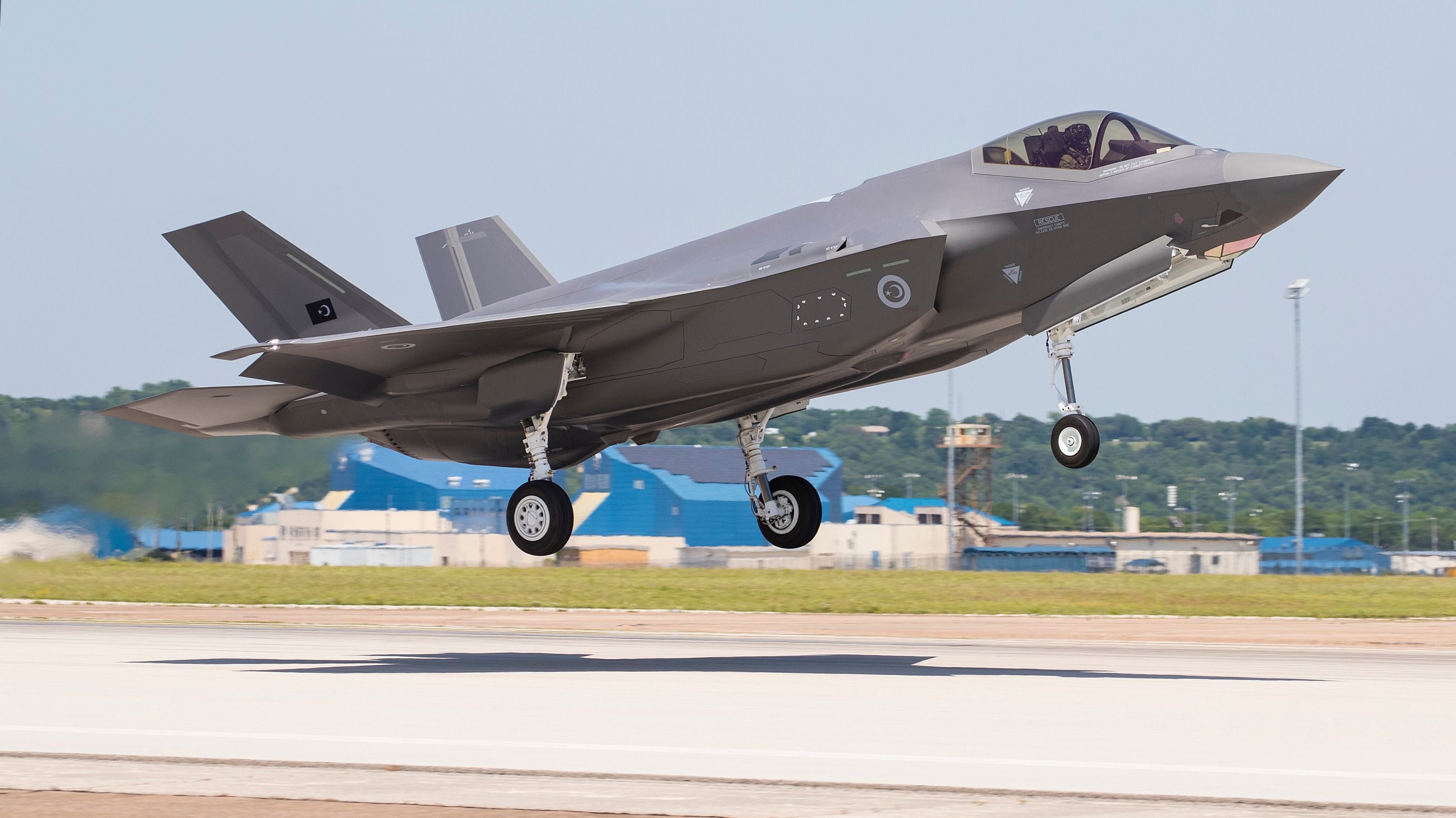 Erdoğan, Trump ile F-35, F-16 ve uçak motorlarını görüşecek
