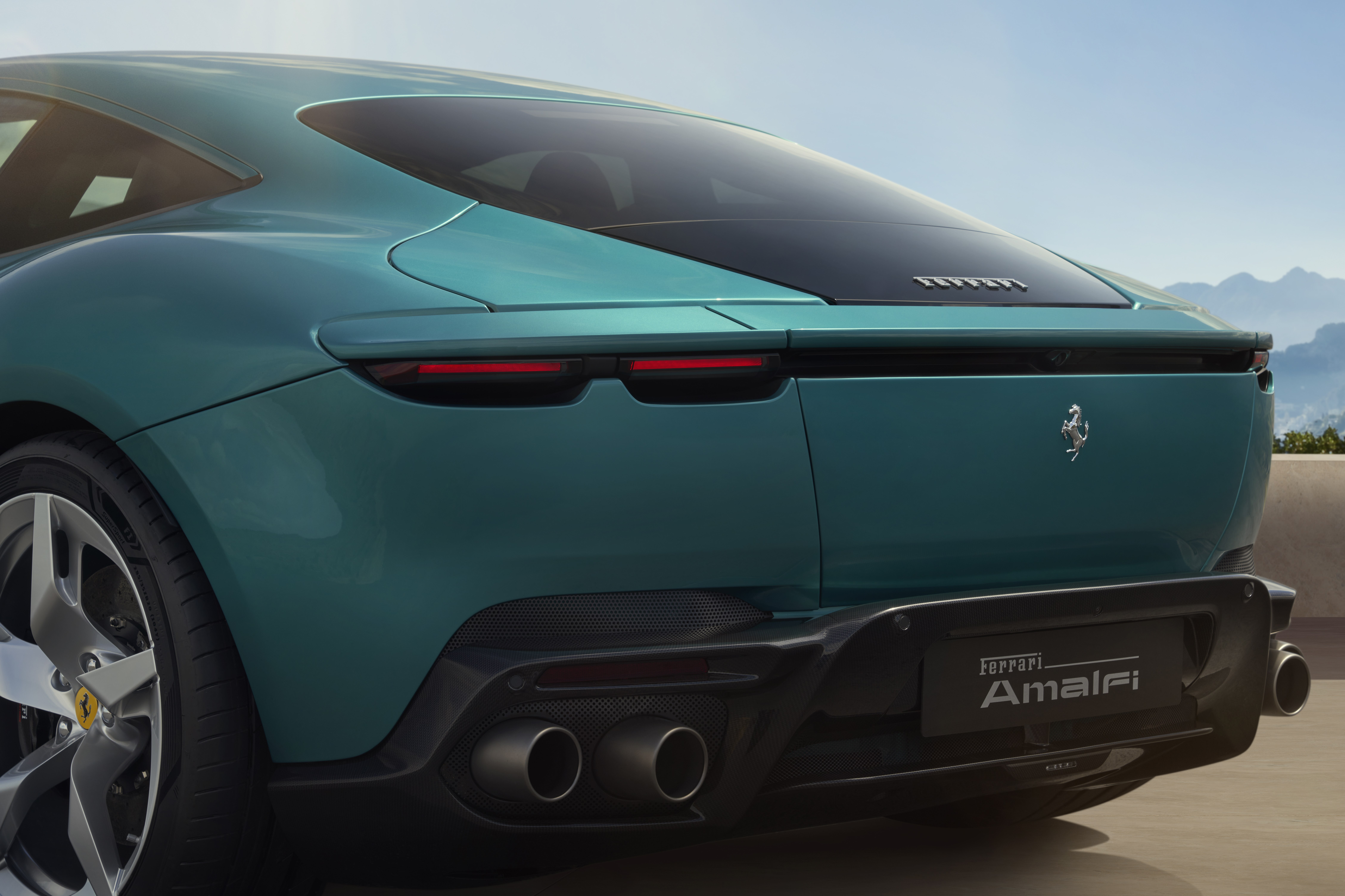 Yeni Ferrari Amalfi, Roma'nın mirasını devralmaya geldi