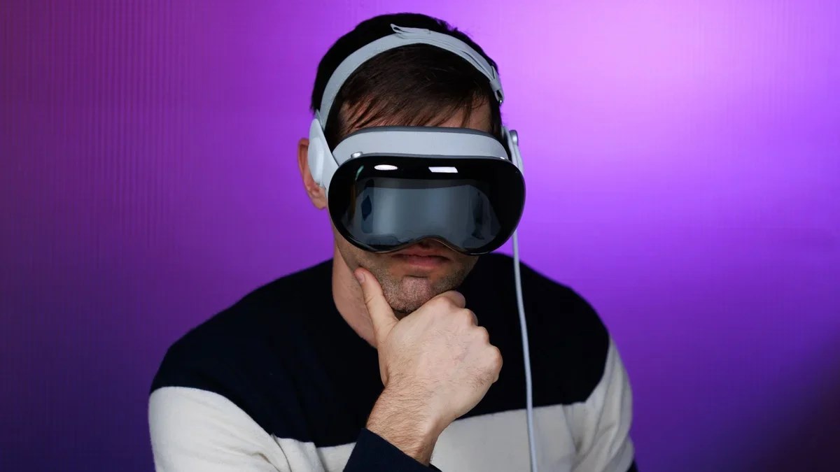 Apple, Vision Pro mühendisini ticari sırları çalmakla suçladı