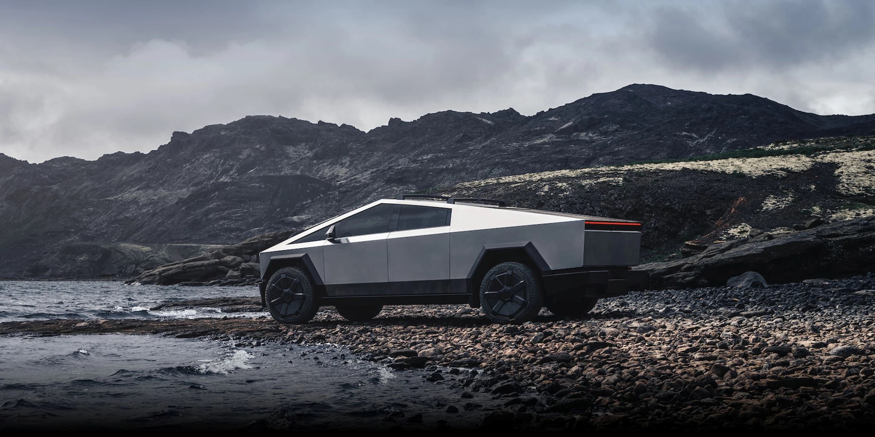 Tesla Cybertruck satışları 5 bin adede gerileyerek çakıldı