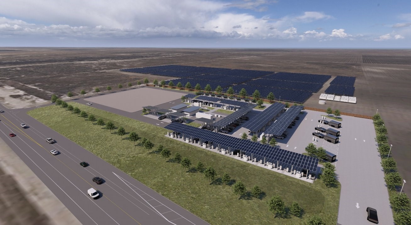 Tesla tamamen güneş enerjisiyle çalışan ilk şarj istasyonunu açtı