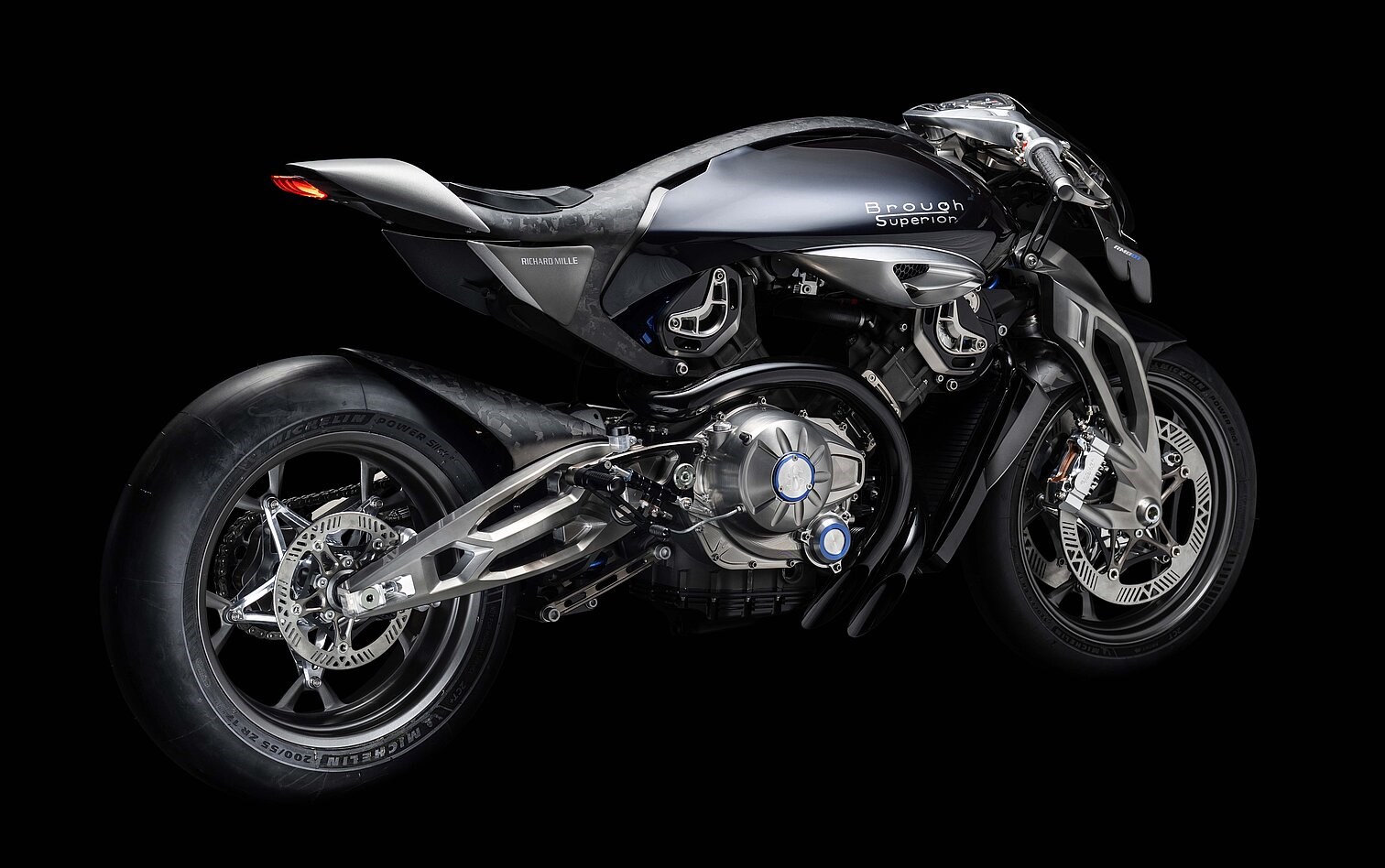 Motosiklet gibi değil, sanat eseri gibi: İşte RMB01