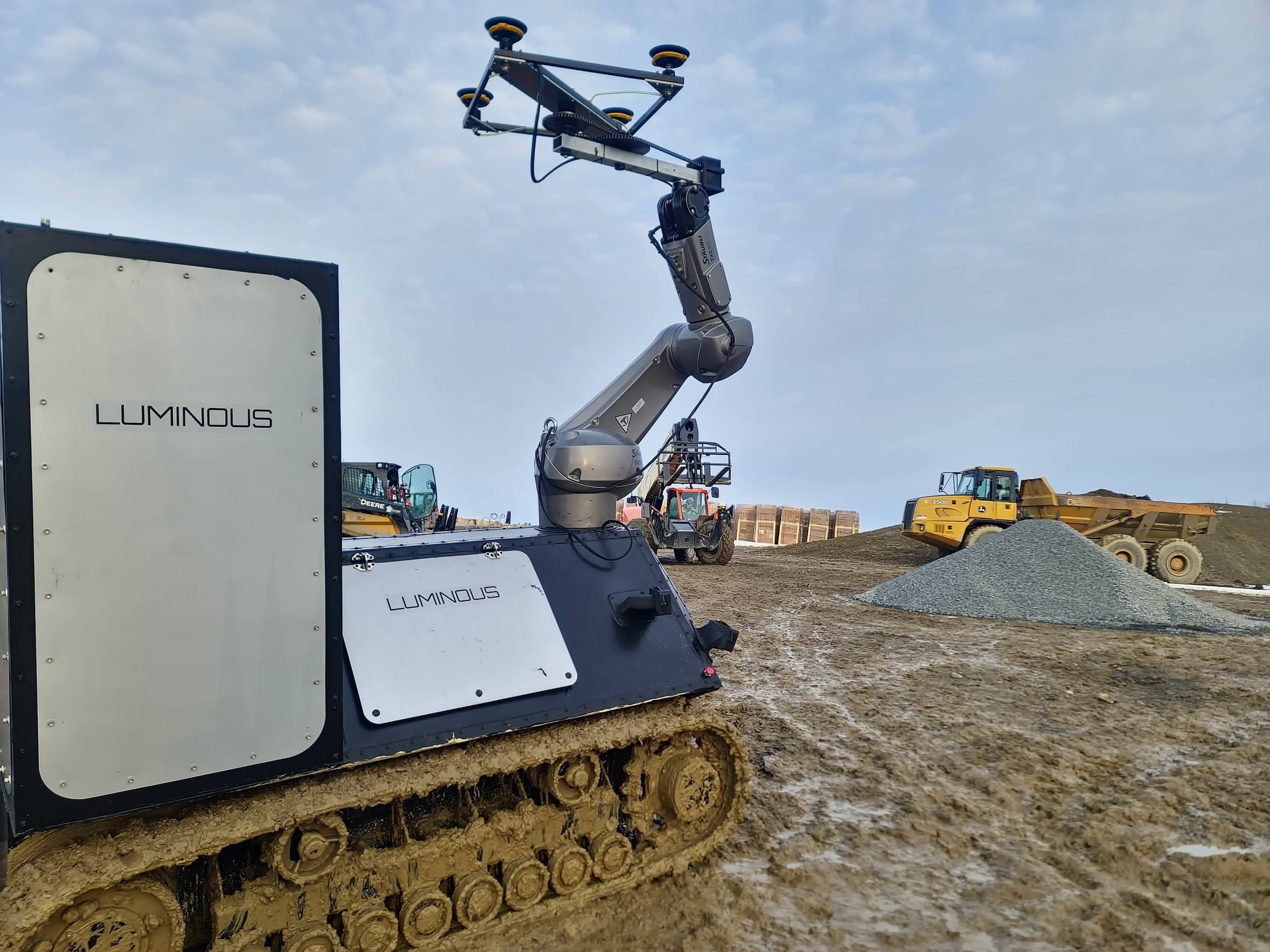 Güneş paneli kurulumunu 10 kat daha verimli hale getiren robot