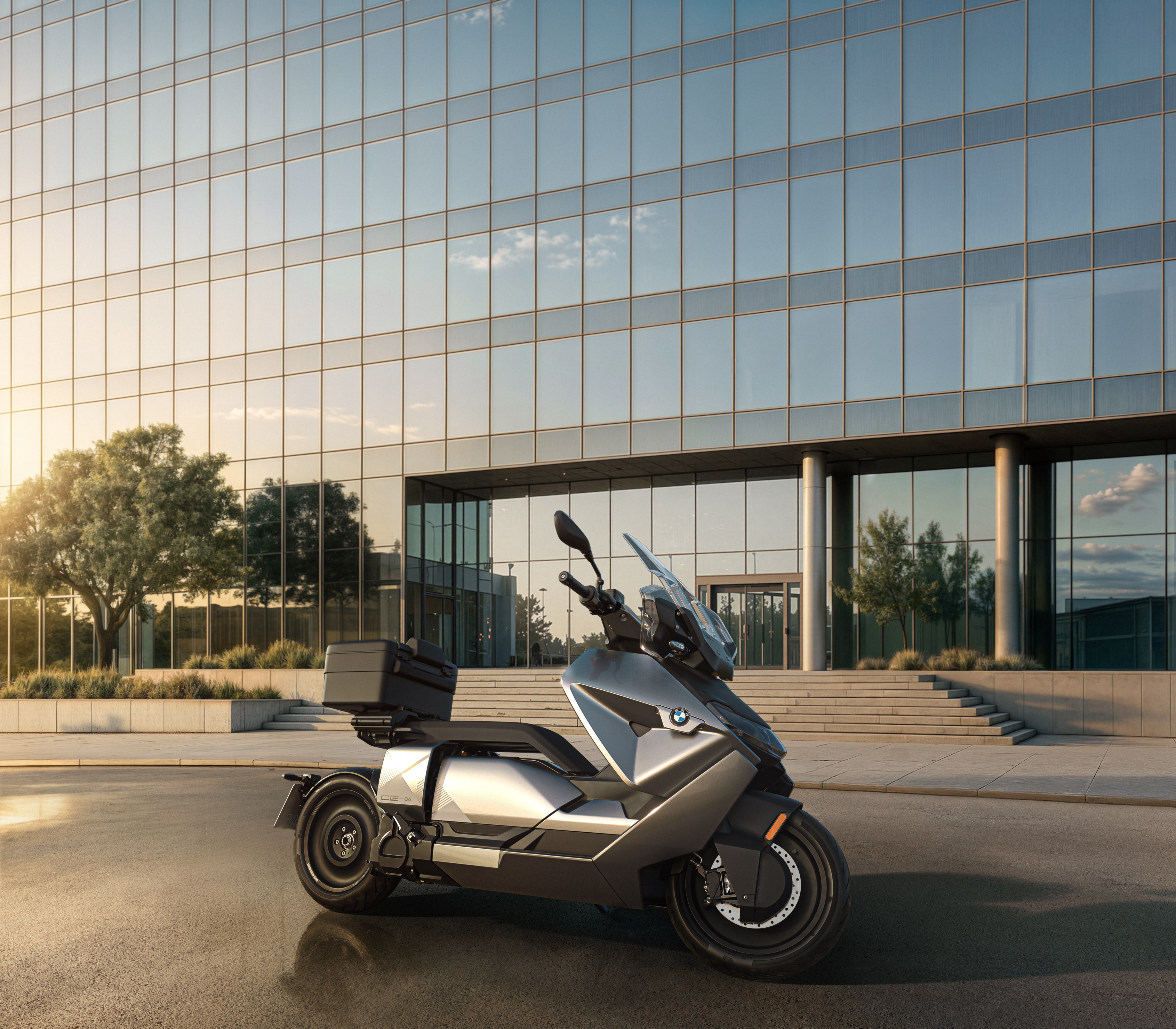 BMW'nin elektrikli scooter modeli CE 04 yenilendi