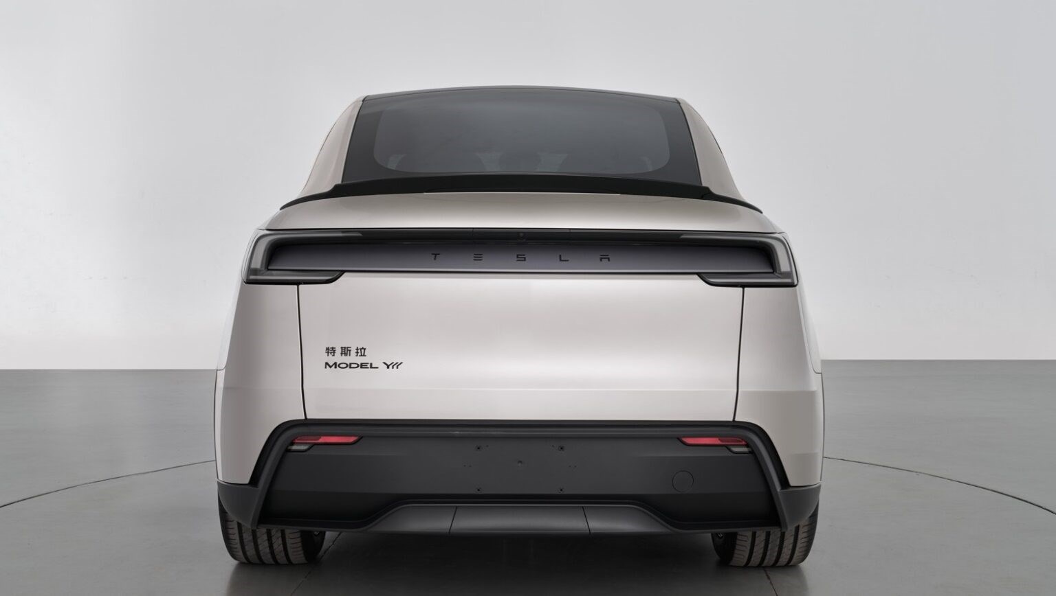Uzun gövdeli Tesla Model Y L ortaya çıktı: Çin'de satılacak
