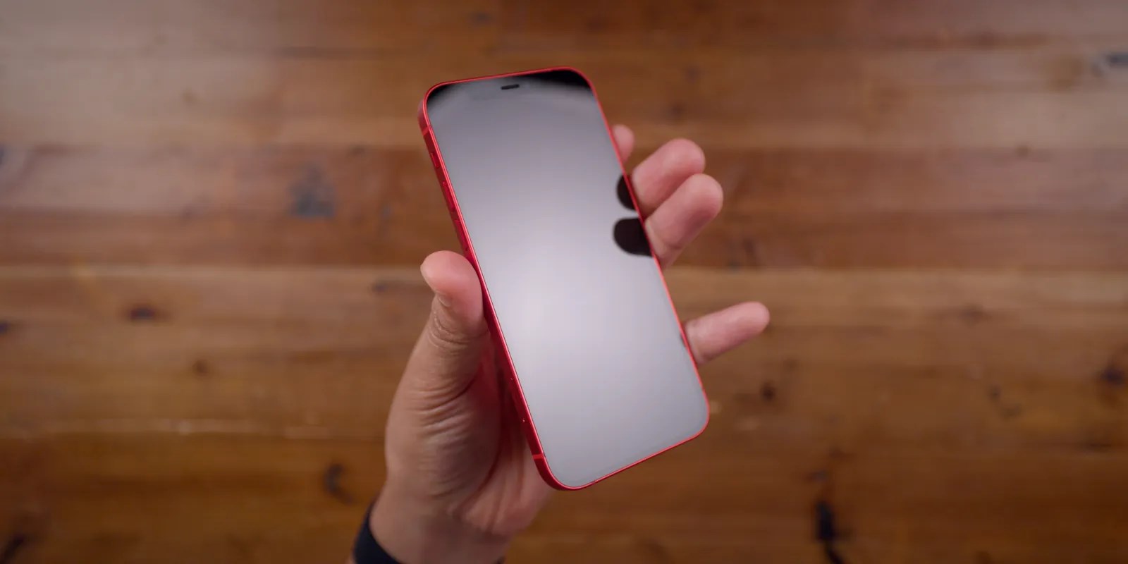 iPhone 17 Pro’ya özel yansıma önleyici yeni ekran