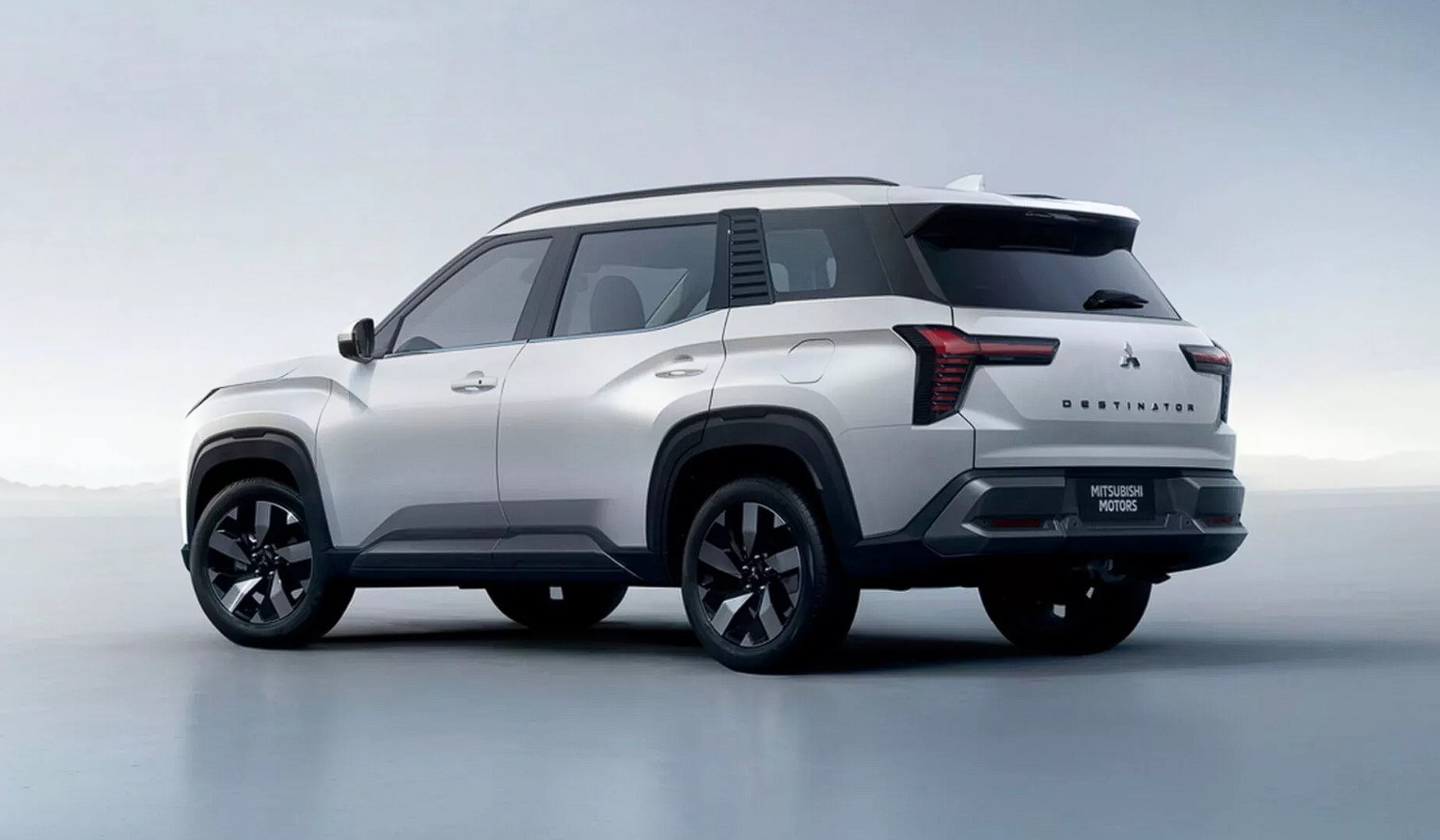 Mitsubishi, 7 kişilik SUV modeli Destinator'u tanıttı
