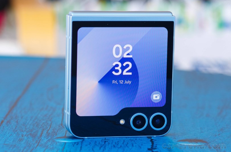 Galaxy Z Flip’te One UI 7 sonrası ekran sorunu ortaya çıktı
