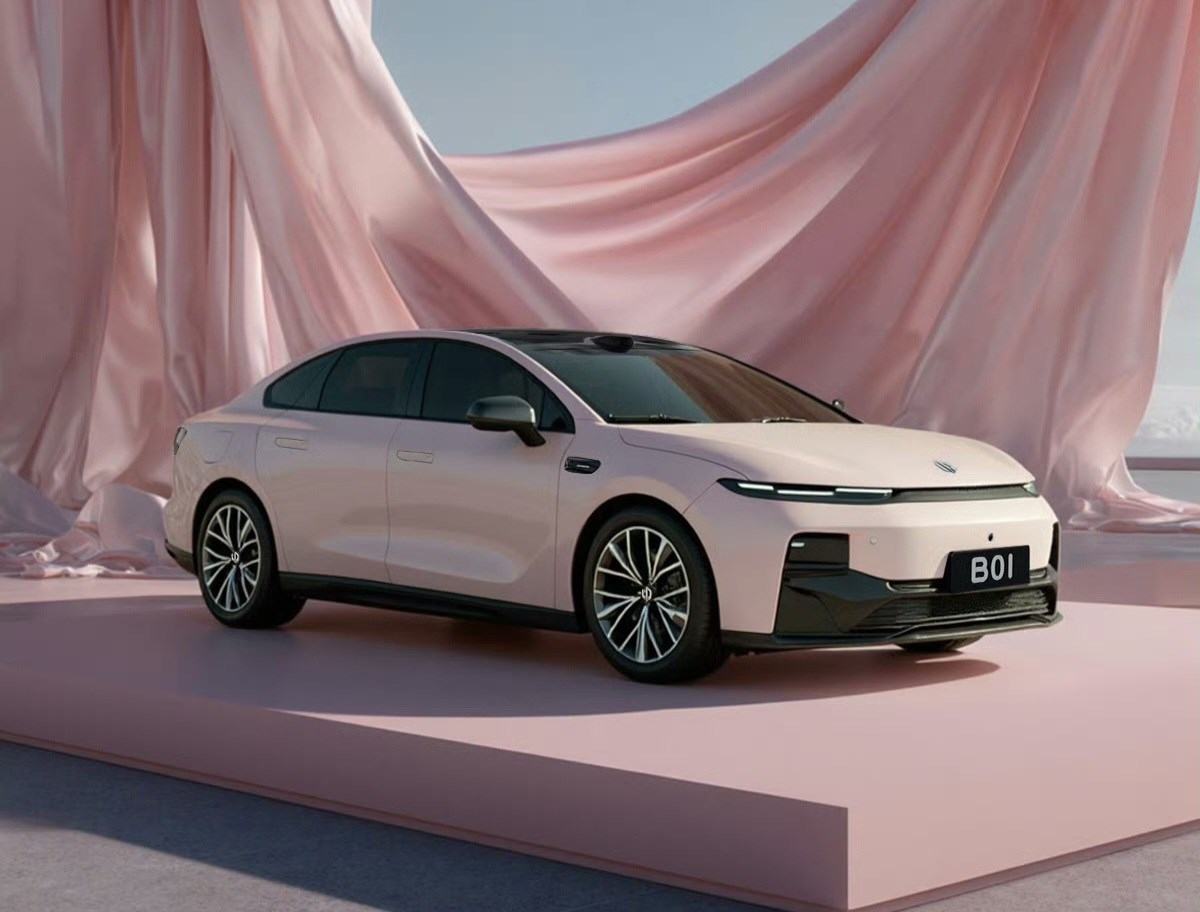 Yeni Leapmotor B01 elektrikli sedan, Çin'de satışa sunuldu