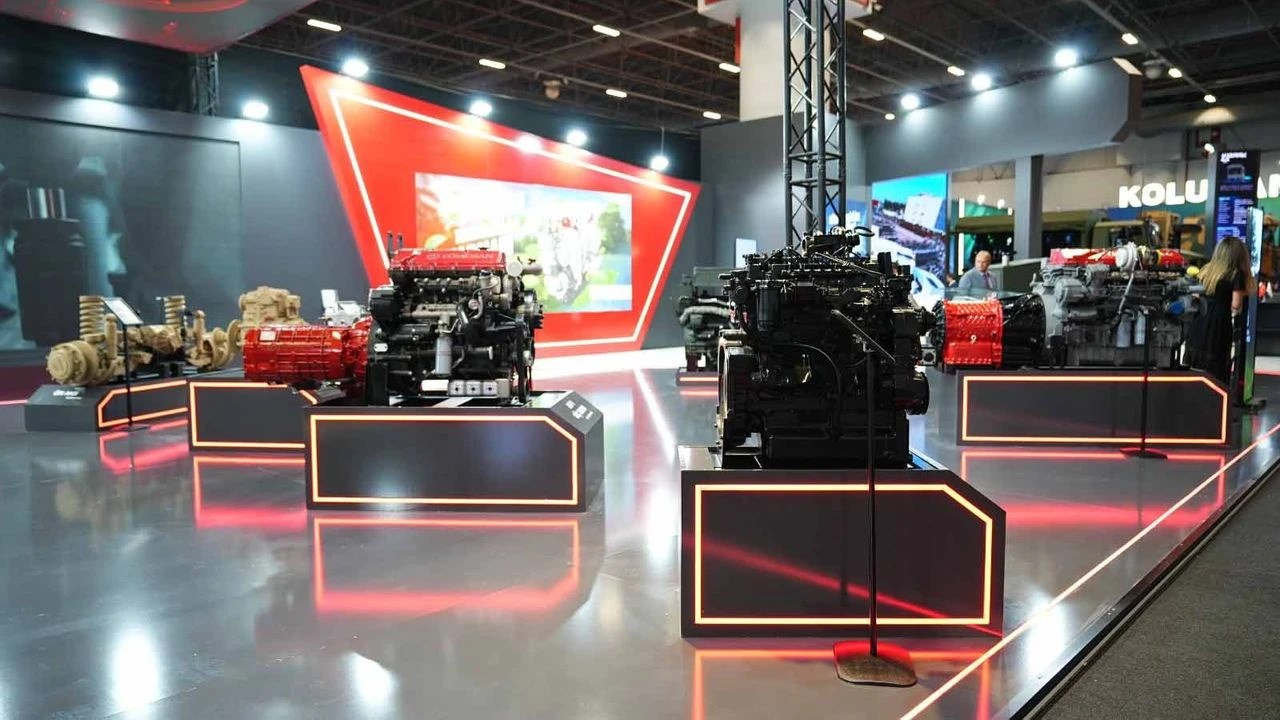 TÜMOSAN, TMSN460 MARİN motorunu ve hidrojen yakıt pilini tanıttı