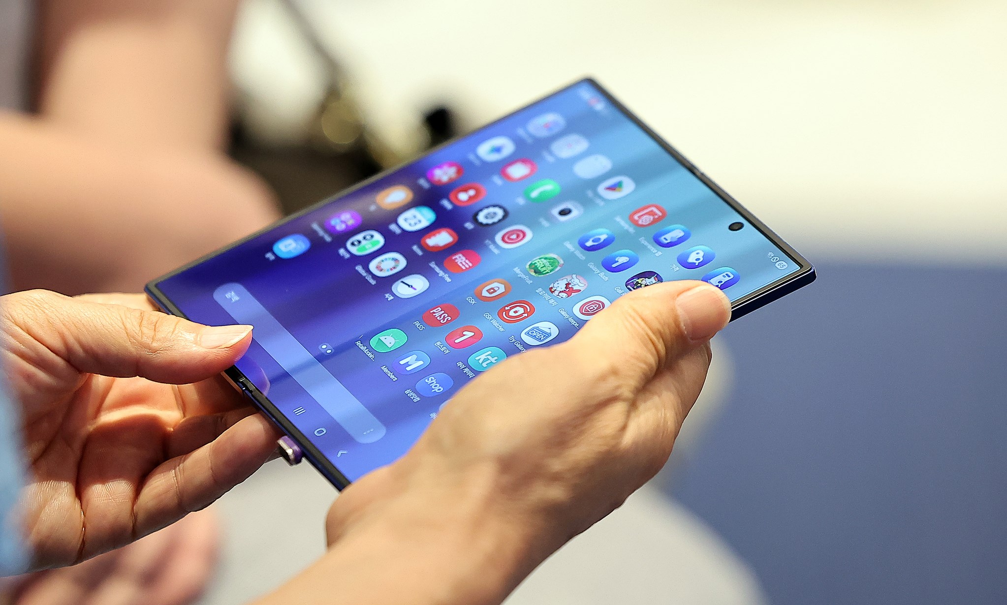 Galaxy Z Fold 7 siyah/beyaz ekran sorunu çözümü