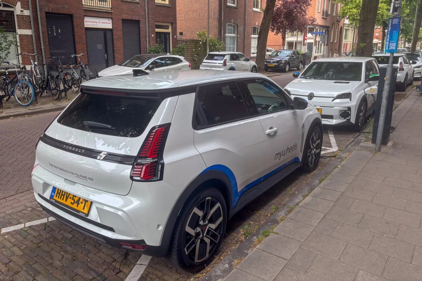 Utrecht’teki elektrikli araçlar şebekeyi besliyor