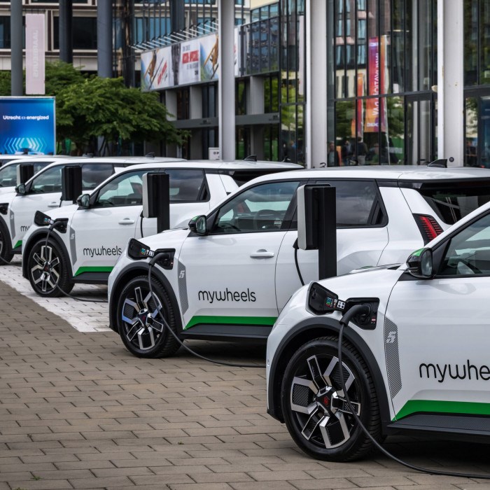 Utrecht’teki elektrikli araçlar şebekeyi besliyor