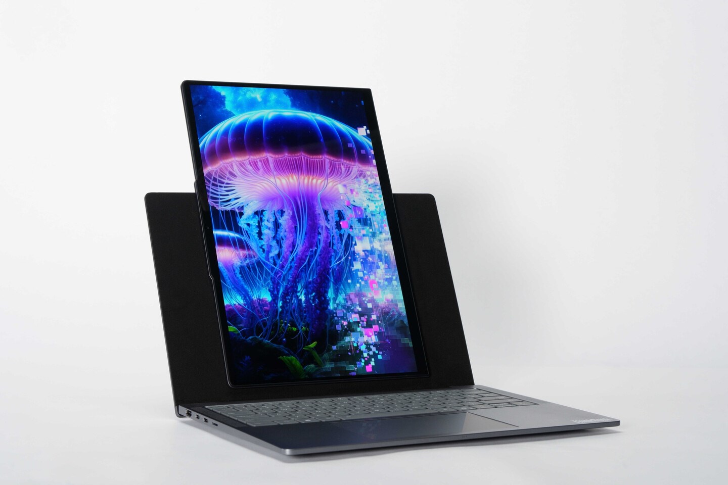 Lenovo'nun döndürülebilir ekranlı dizüstü bilgisayarı sızdı