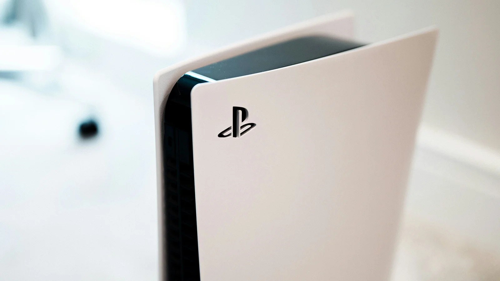 Sony, zam yapmak yerine PS5 dijital sürümün SSD'sini küçültüyor