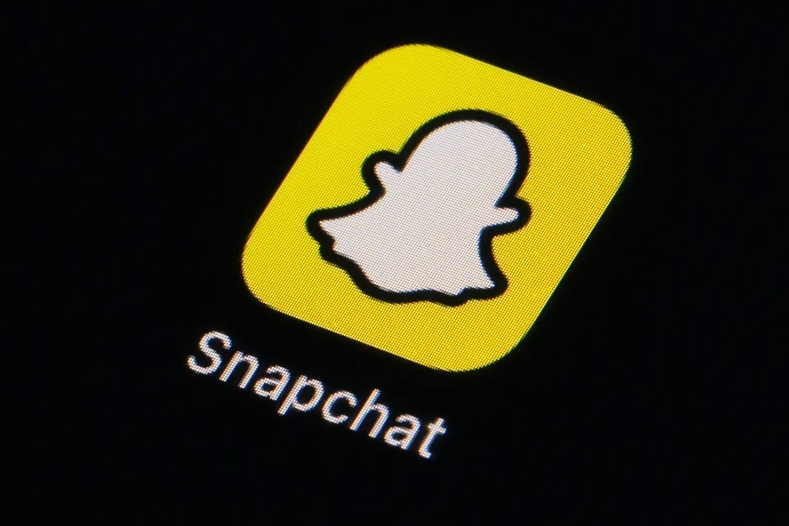 Snapchat, sohbetlerde kalıcılık getiren yeni özellikler tanıttı