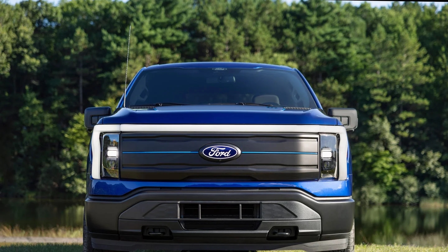 Ford, arabalar yerine veri merkezleri için batarya üretecek