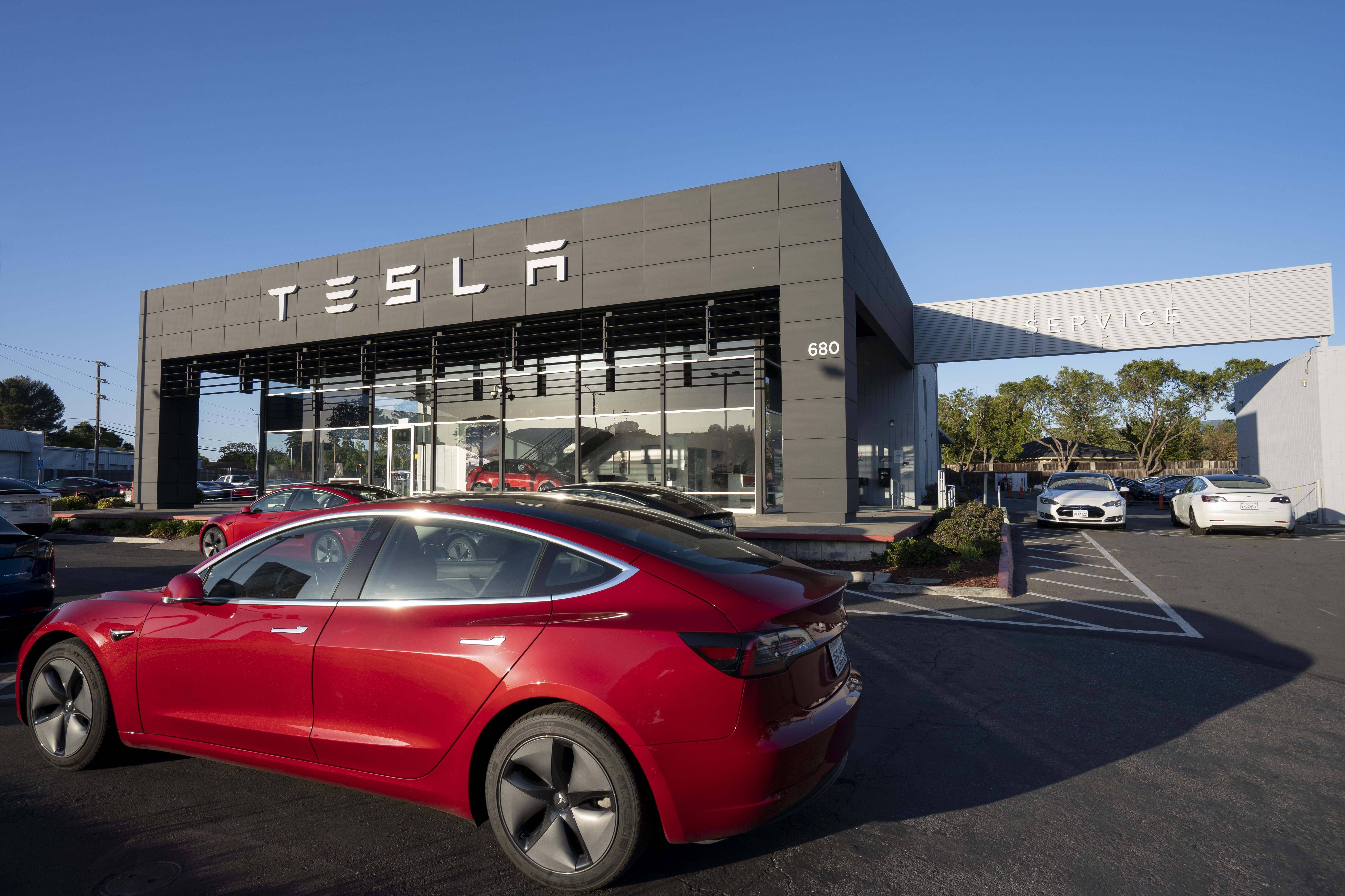 Tesla, 30 günlük satış yasağıyla karşı karşıya
