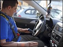 Zihin gücüyle kontrol edilebilen protez kol