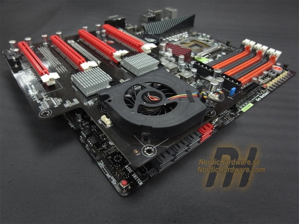 Asus ROG Xpander: Rampage III Extreme için 4 Yollu SLI kartı