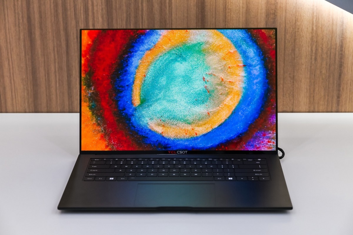 TCL, MWC 2026'da yeni OLED panellerini sergiledi