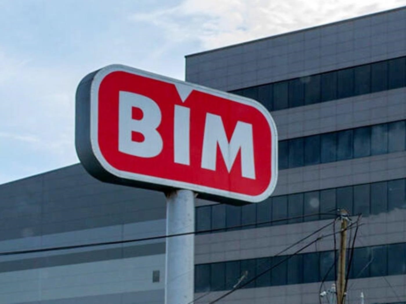 BİM, Volvo kepçe ve Mercedes AMG satacak