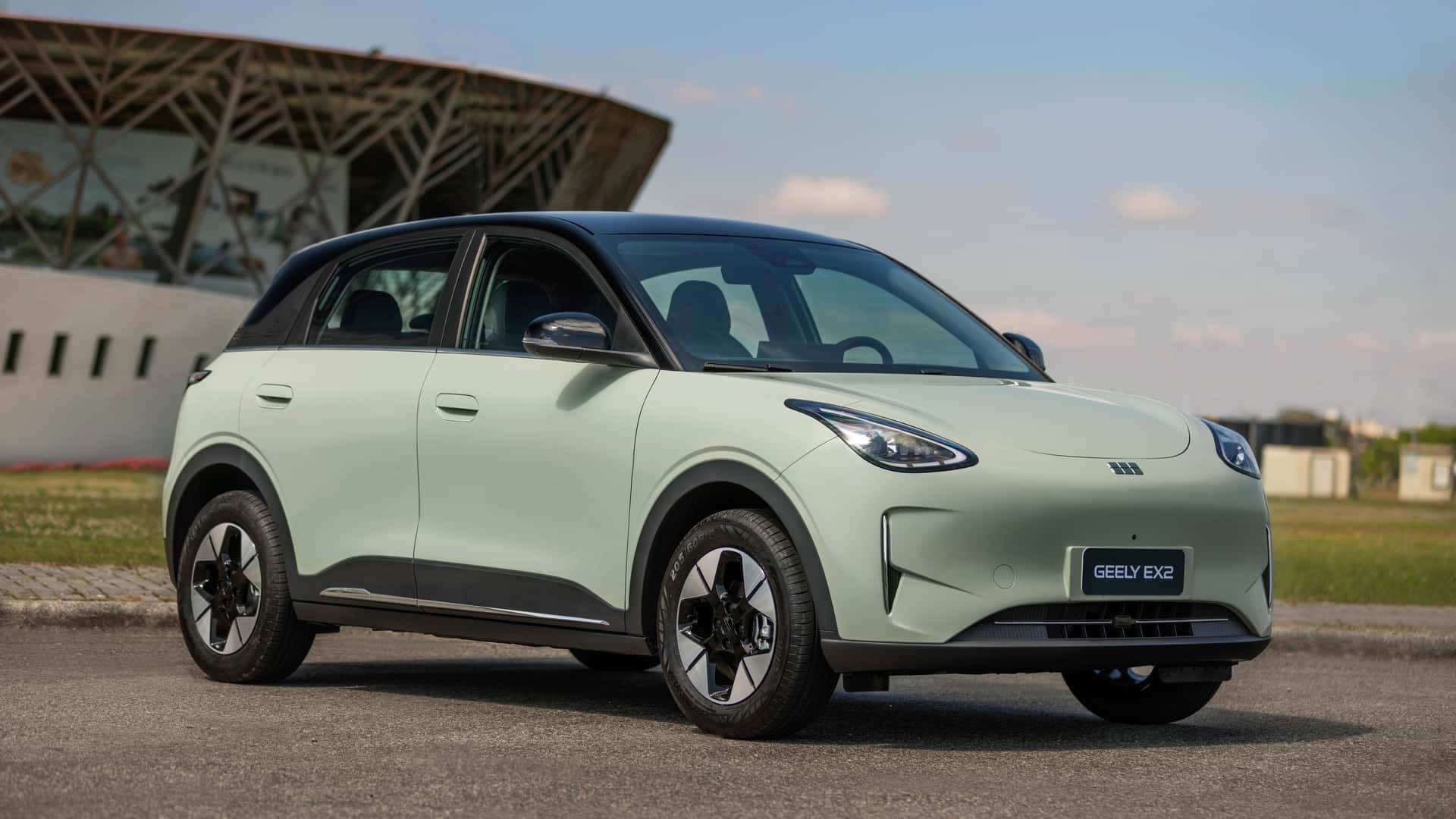 Çin’de satış rekorları kıran Geely E2 Avrupa’ya geldi