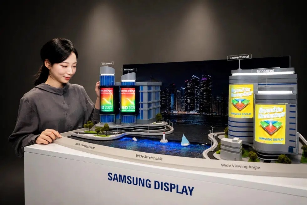 Samsung Wide View OLED ekranı tanıttı