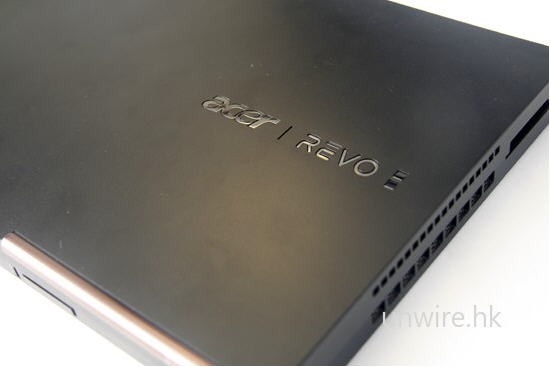 Acer'dan tasarımıyla dikkat çeken yeni nettop: Revo RL100