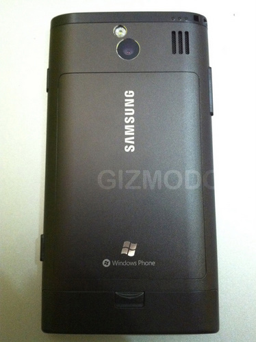Windows Phone 7 işletim sistemli Samsung GT-i8700 görüntülendi
