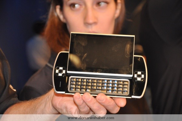 IDF 2010: Intel, Atom işlemcili taşınabilir oyun konsolu tanıttı