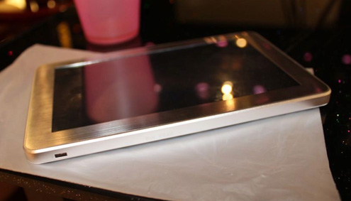 Apple iPad ve Samsung Galaxy Tab'e güçlü bir rakip geliyor: RAmos W10