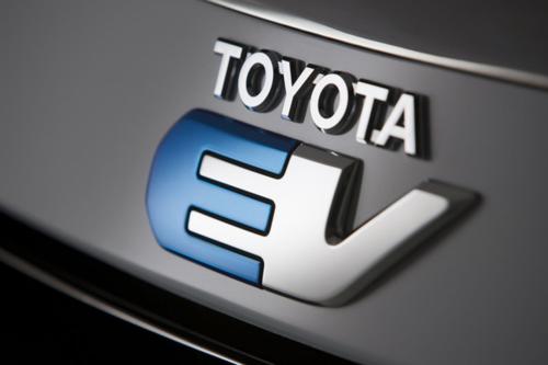 Toyota elektrikle çalışan RAV4 EV modeline ait ilk görüntüleri yayınladı