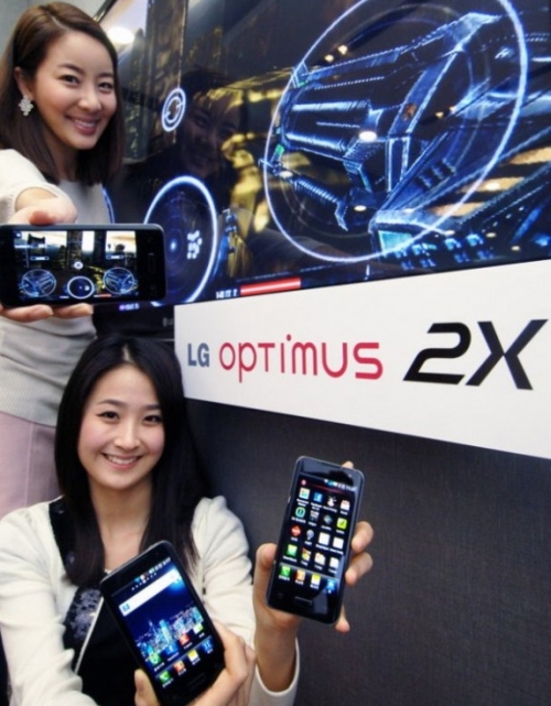 En güçlü telefon LG'den: Tegra 2'li Optimus 2X