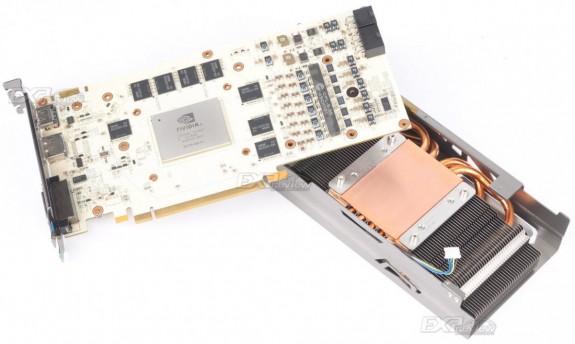 Galaxy beyaz renkli baskılı devre kullanan GeForce GTX 460 modelini hazırladı