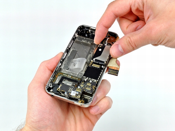 Verizon için hazırlanan iPhone 4'ün 'iç' yüzü