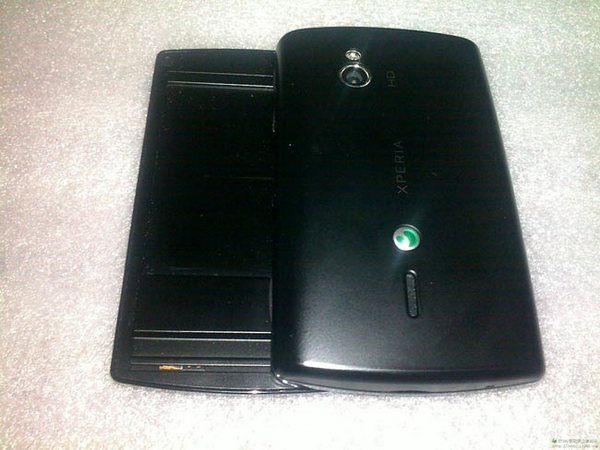 Sony Ericsson Xperia X10 Mini Pro'nun varisinin beyaz renkli versiyonu ortaya çıktı