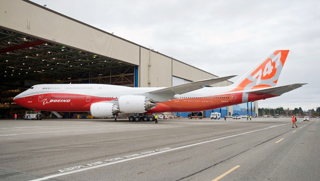 Boeing 747-8 Intercontinental'in ilk uçuşu bugün