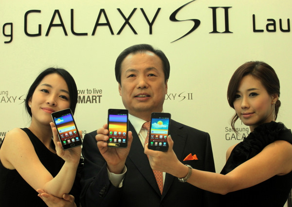 Samsung Galaxy S II'nin 120 ülkede satılması planlanıyor; Galaxy S'in rekoru kırılacak mı?