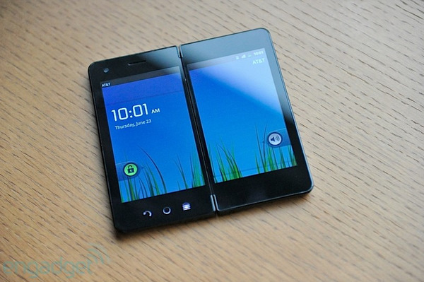 Karşınızda mini tablete dönüşebilen, çift ekranlı ve Androidli telefon prototipi