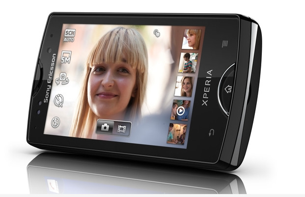 Sony Ericsson Xperia Mini Pro için İngiltere'de 383$'dan ön sipariş alınıyor