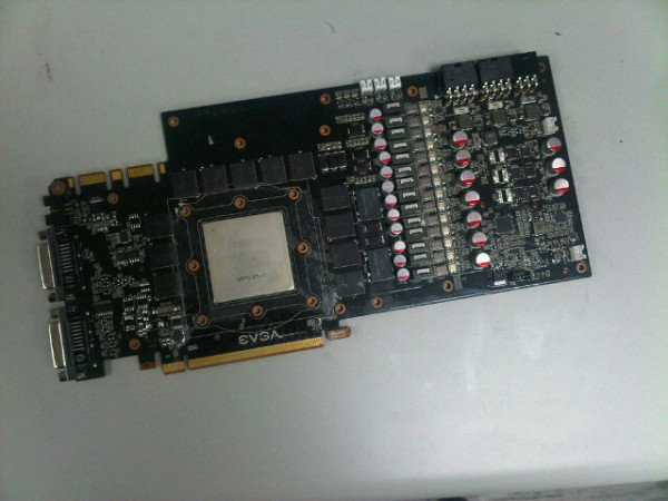 EVGA GeForce GTX 580 Classified, 3GB GDDR5 bellekle geliyor