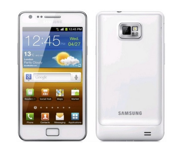 Beyaz Samsung Galaxy S II resmiyet kazandı; Telefon 1 Eylül'de İngiltere yolcusu