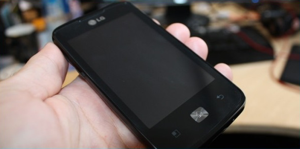 LG E510 Univa, yayınlanan yeni fotoğraflarıyla gündeme geldi