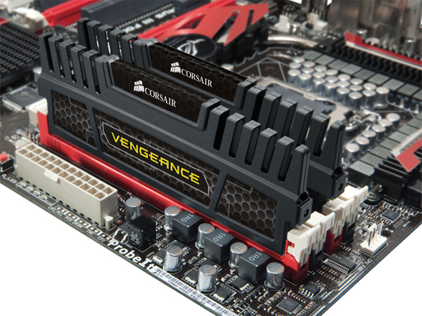Corsair'den Vengeance serisi 8GB kapasiteli yeni DDR3 bellek modülü
