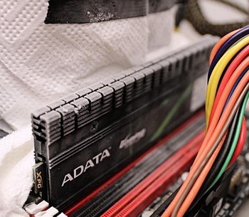 AMD FX-8150 ile 3311MHz bellek hızına çıkıldı