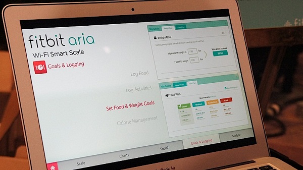 CES 2012 : Fitbit Aria kablosuz baskül ile kilolarınız devamlı kontrol altında
